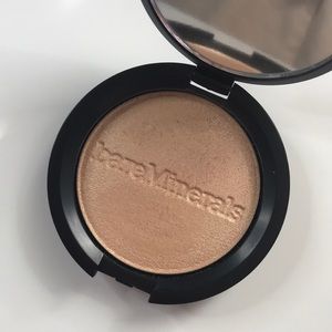 BareMinerals Endless Glow Highlighter in Free